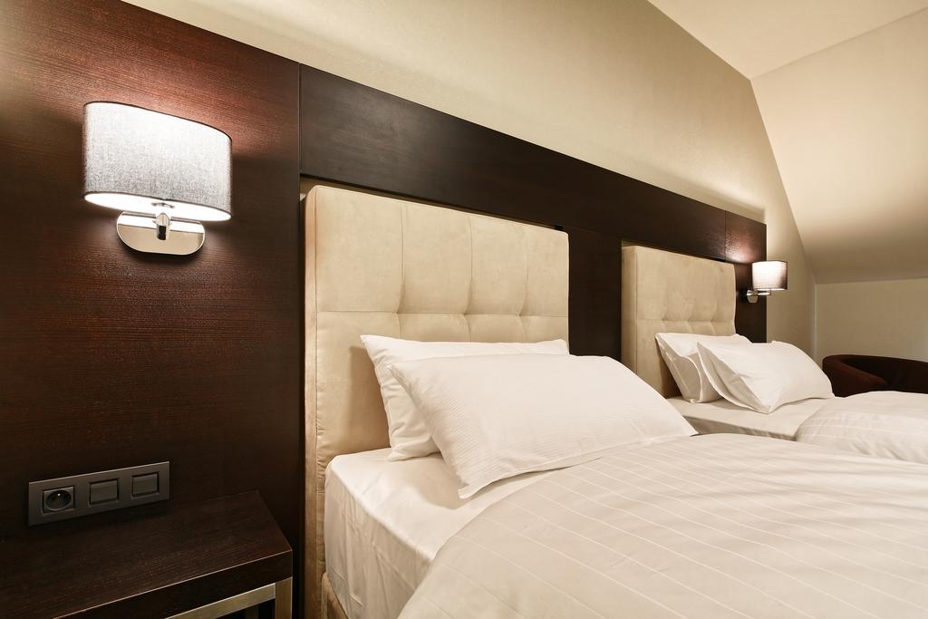 Hotel Victory Popuvky Екстер'єр фото