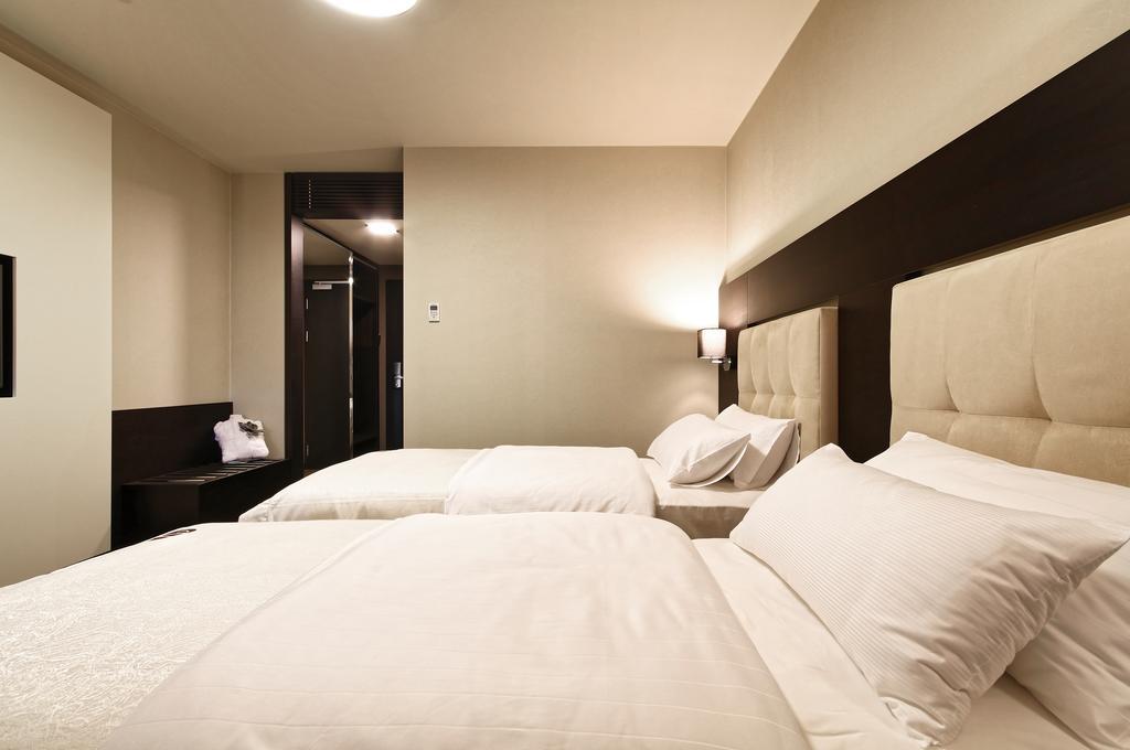 Hotel Victory Popuvky Екстер'єр фото