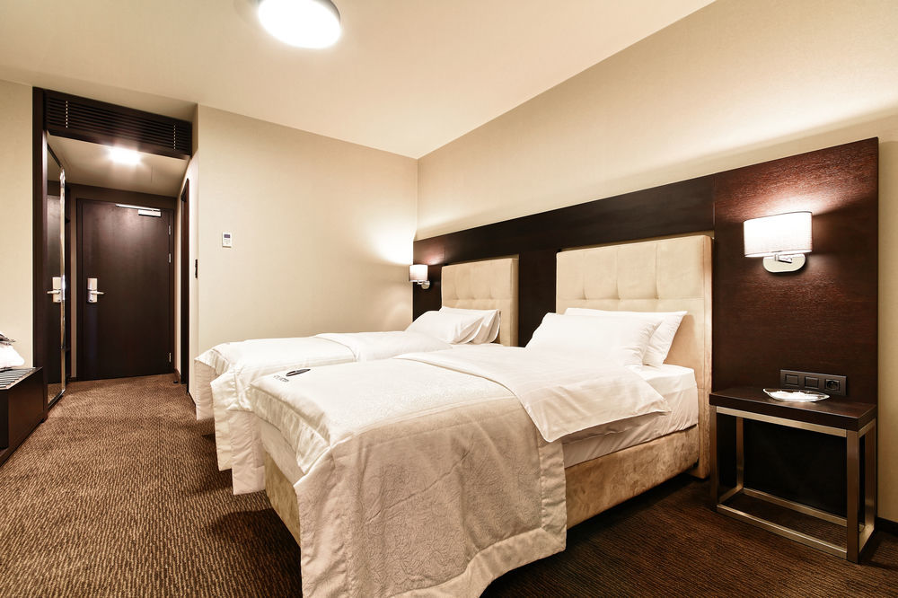 Hotel Victory Popuvky Екстер'єр фото