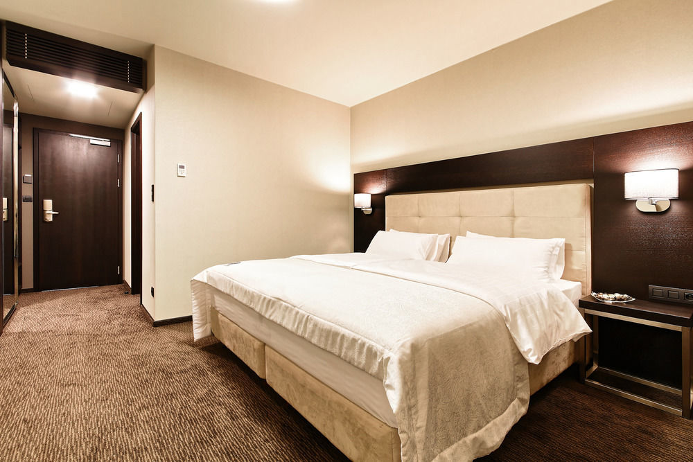 Hotel Victory Popuvky Екстер'єр фото