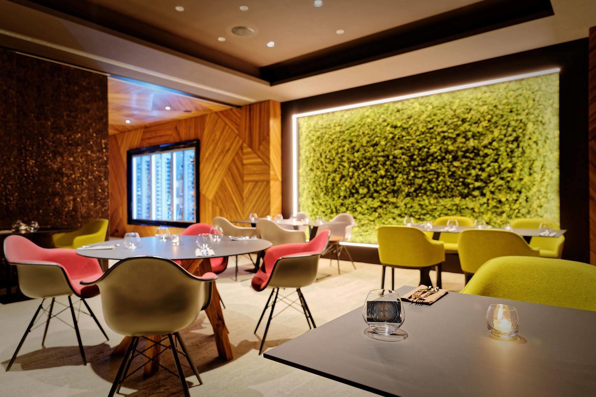 Hotel Victory Popuvky Екстер'єр фото