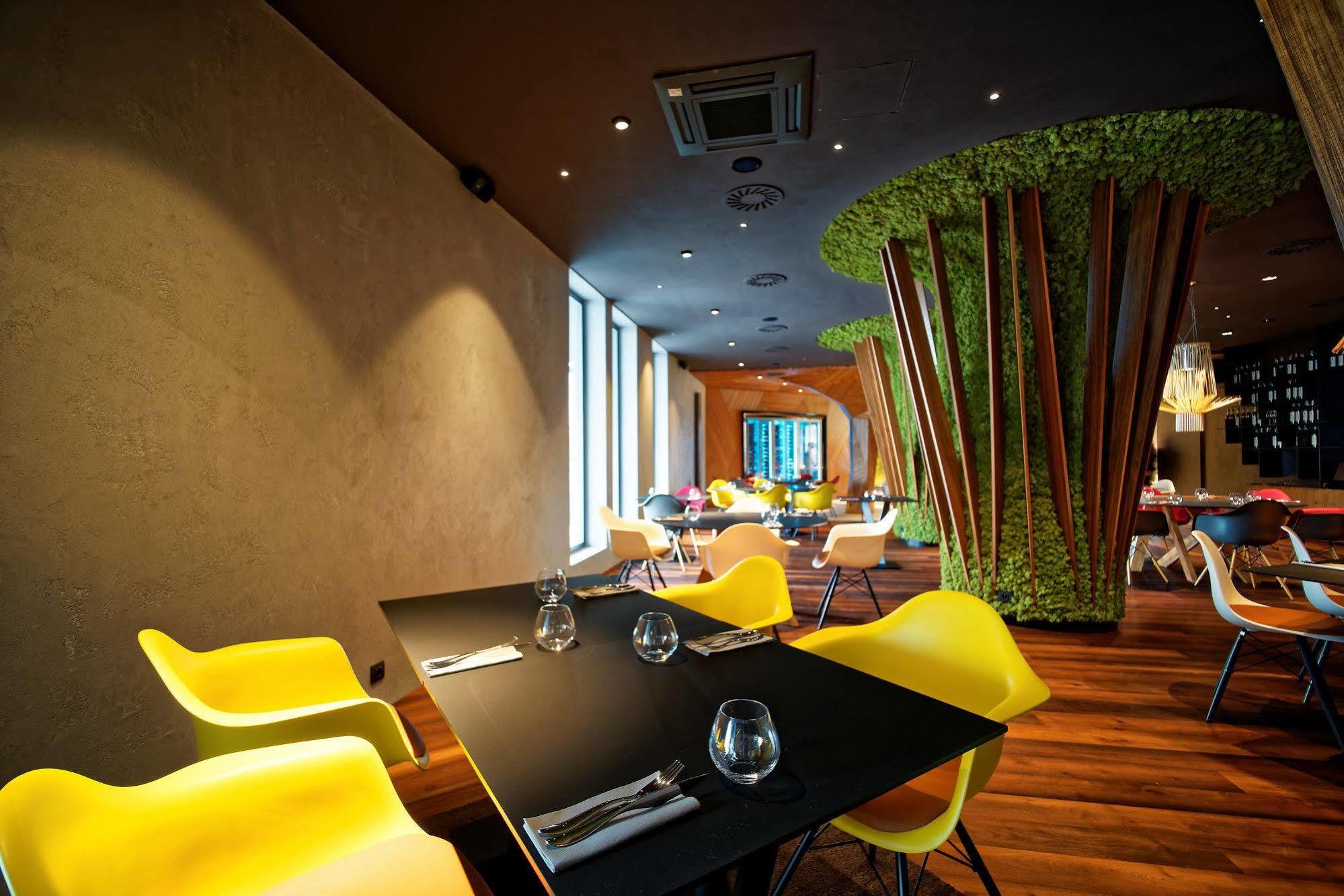 Hotel Victory Popuvky Екстер'єр фото