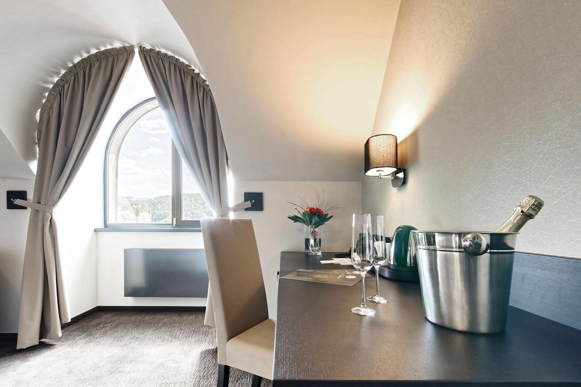 Hotel Victory Popuvky Екстер'єр фото
