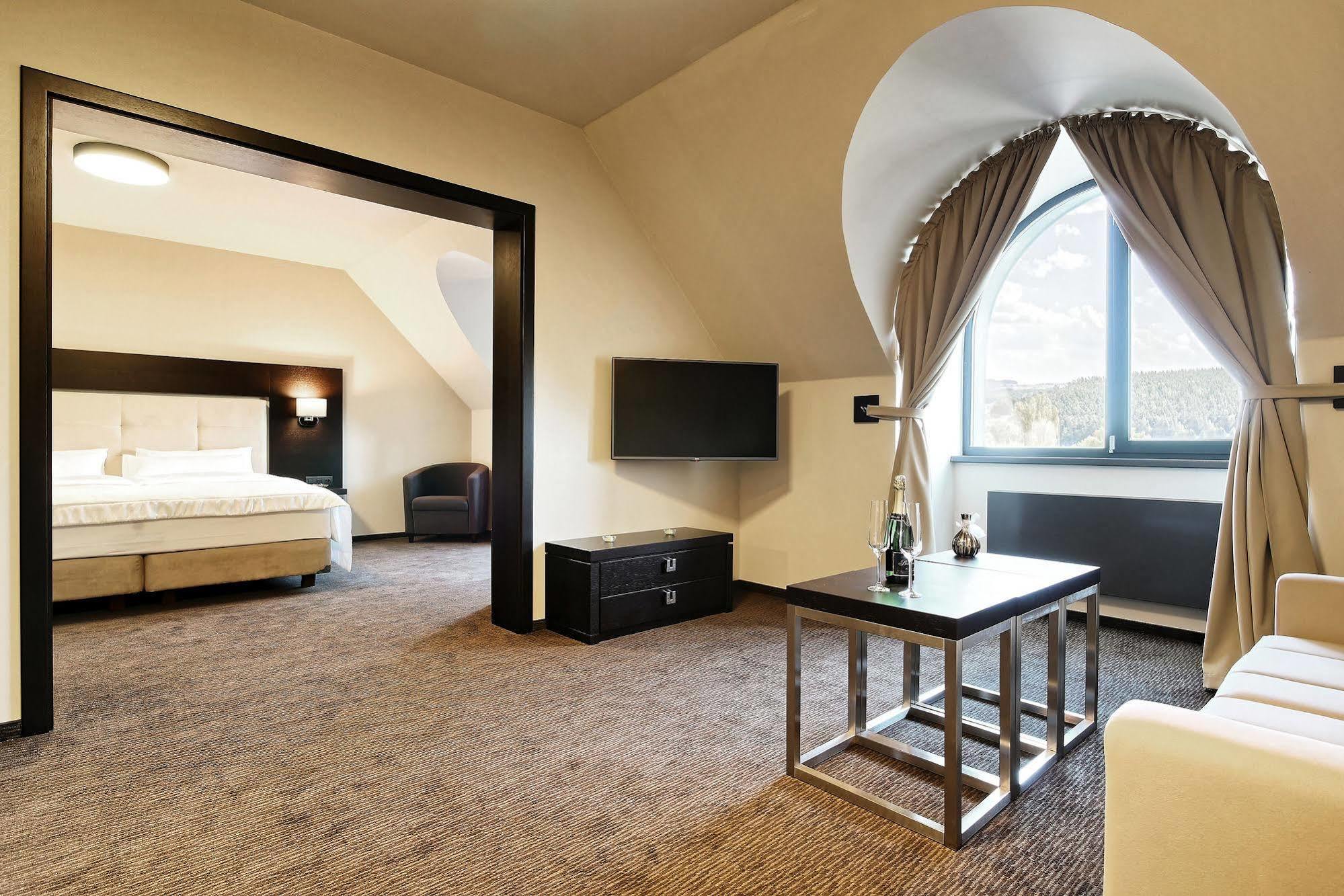 Hotel Victory Popuvky Екстер'єр фото