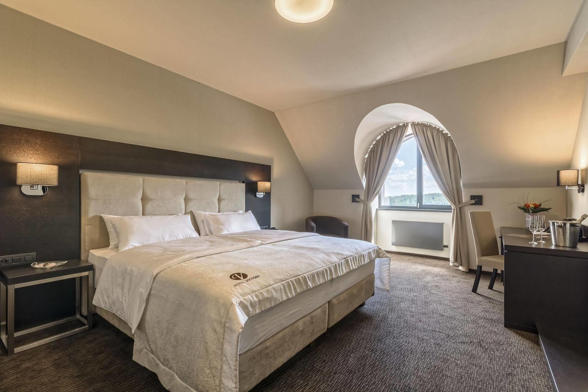Hotel Victory Popuvky Екстер'єр фото
