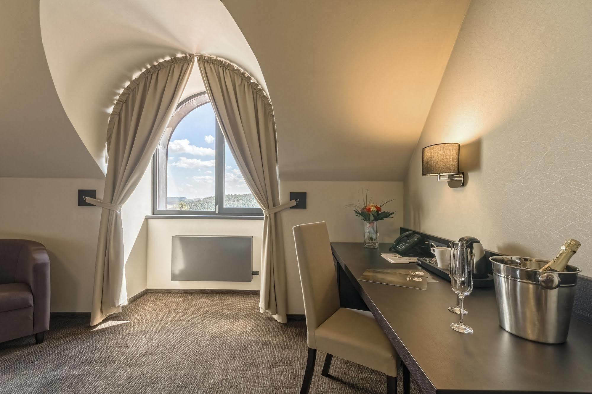Hotel Victory Popuvky Екстер'єр фото