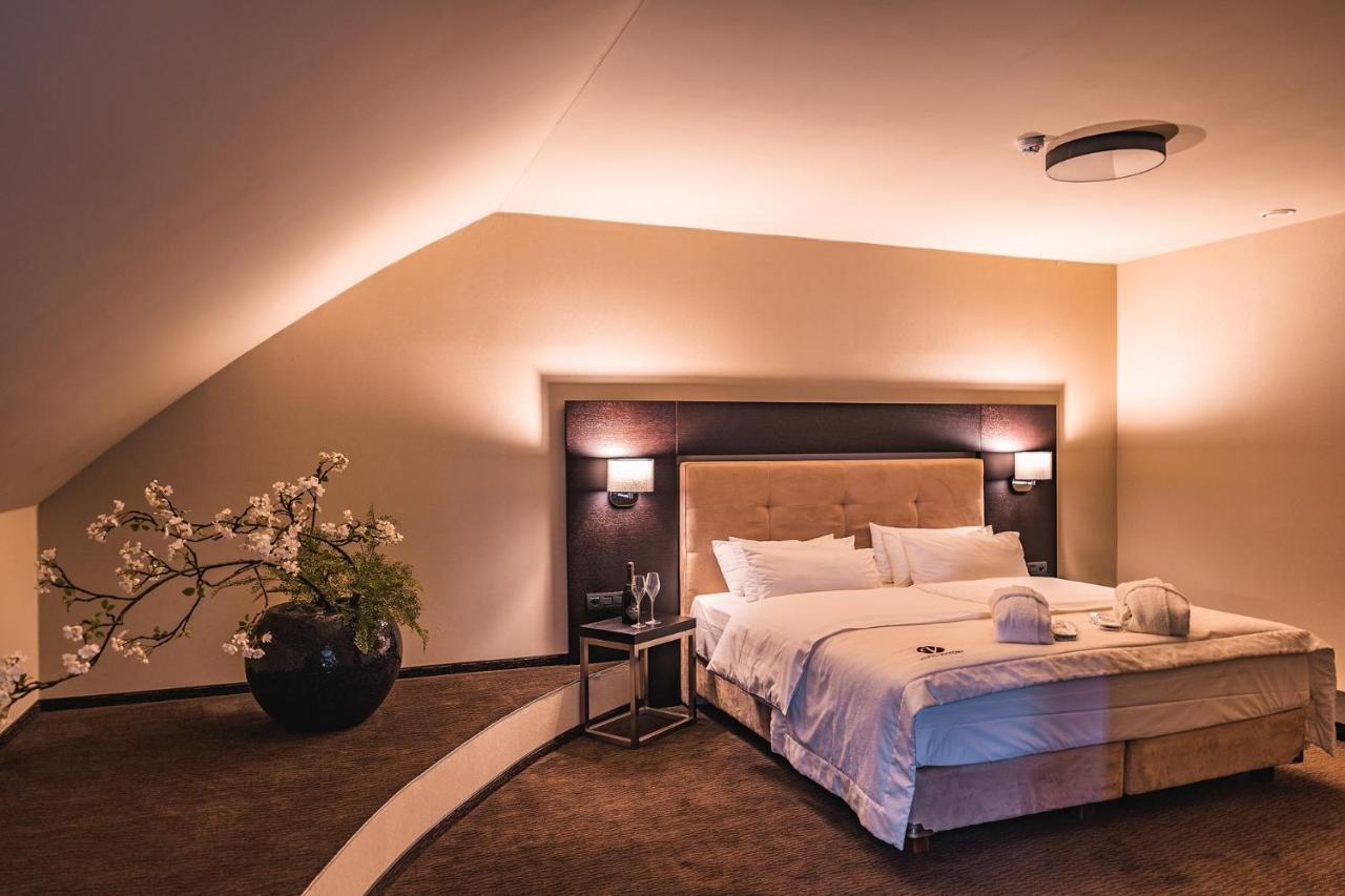 Hotel Victory Popuvky Екстер'єр фото